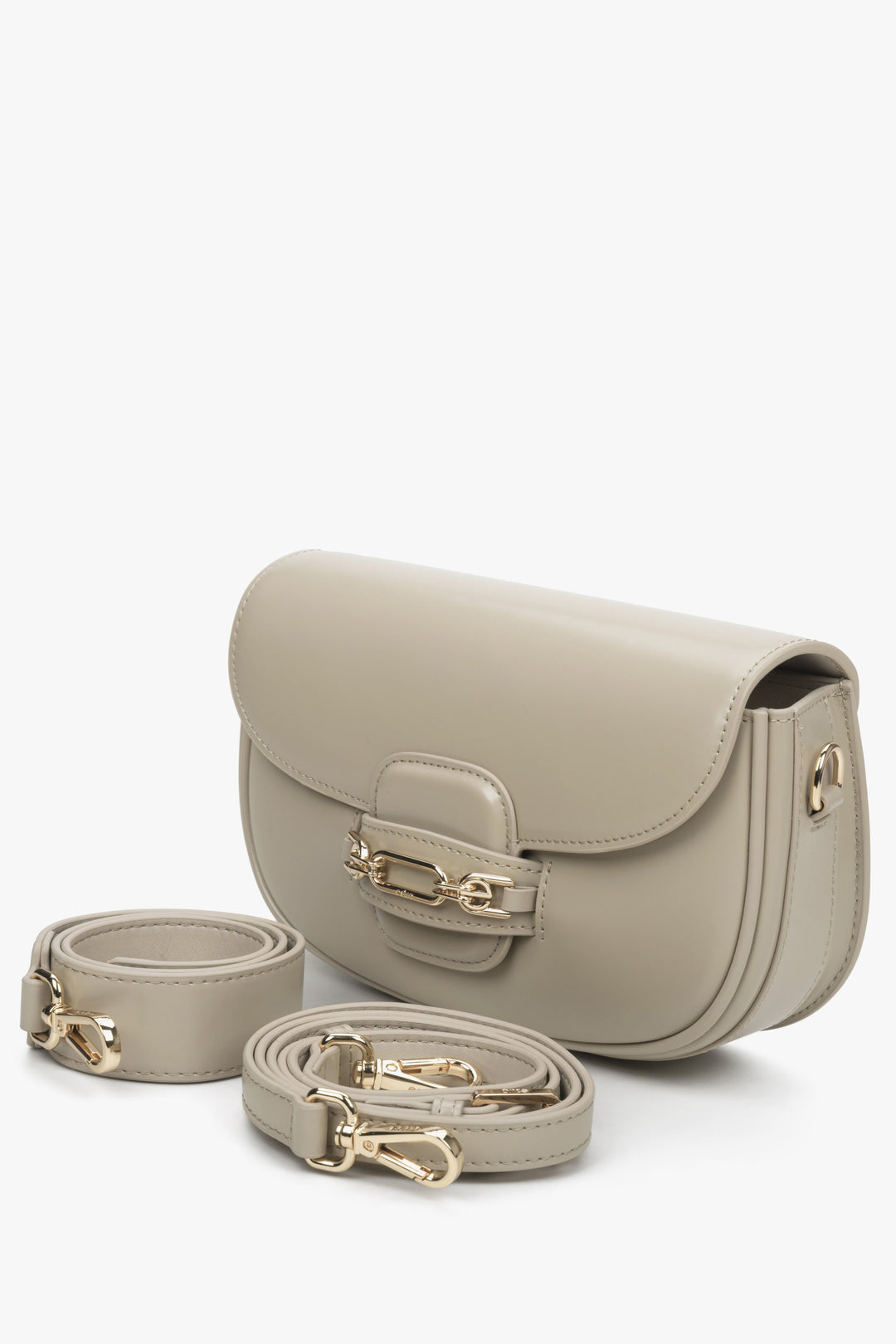 Estro women's beige bag with adjustable strap.