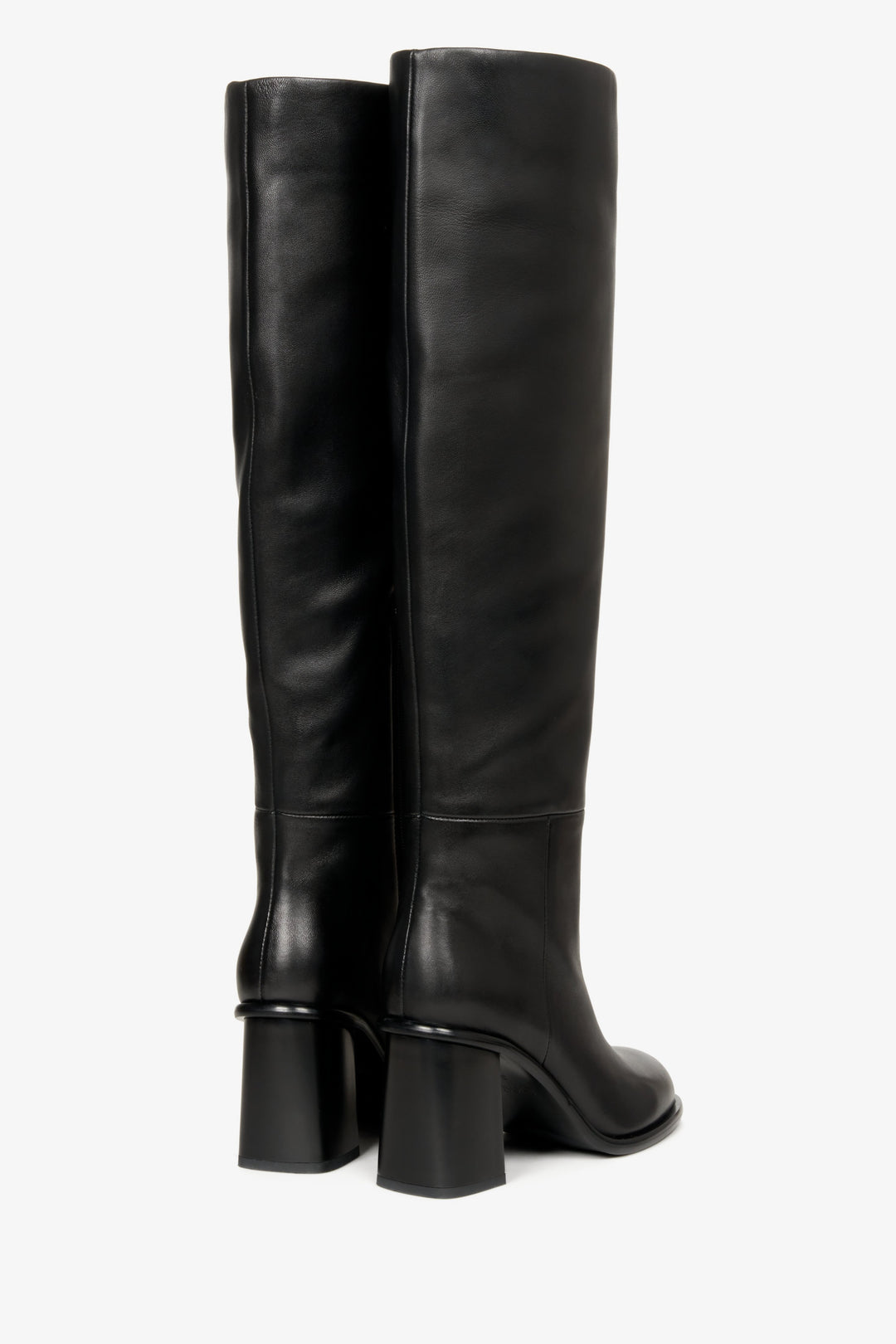 Women's leather boots for spring and autumn by Estro - close-up of the back of the boot.