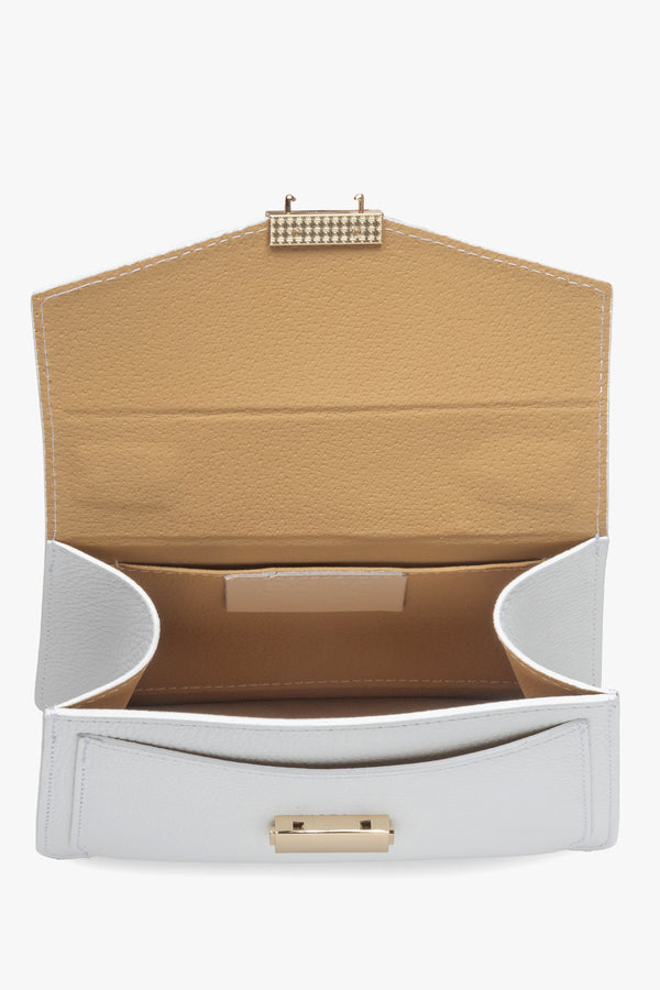 Women's small white handbag made of premium Italian genuine leather by Estro - interior.