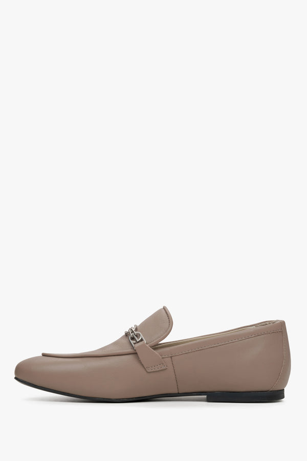 Women's beige leather loafers Estro  -shoe profile.