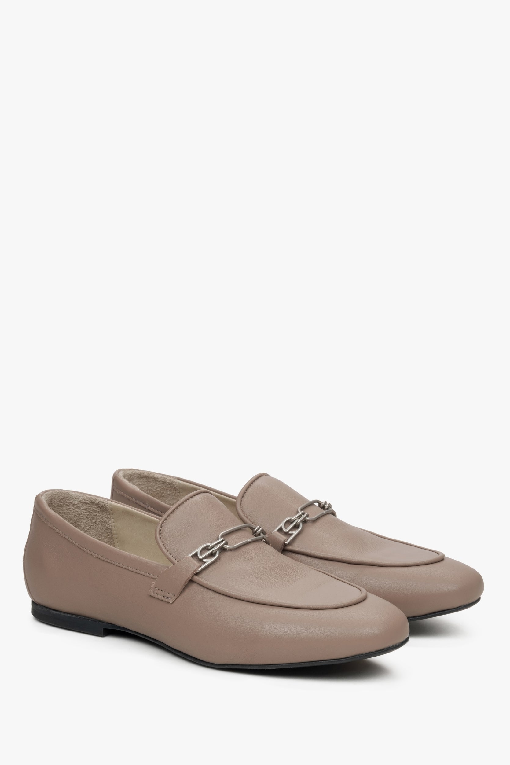 Elegant beige loafers made of genuine leather Estro.