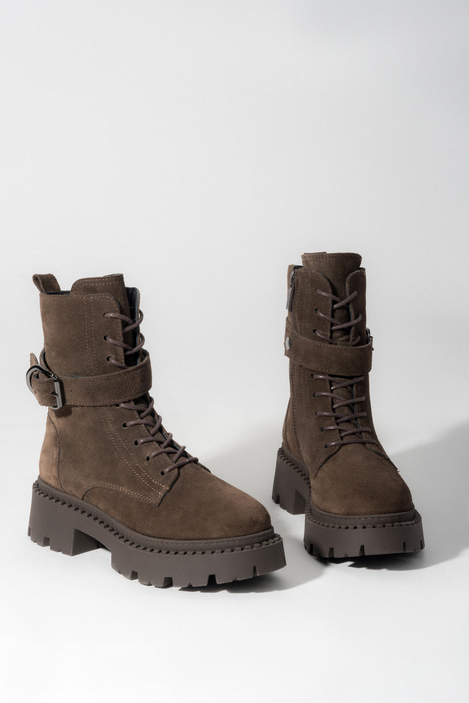Women's Saddle Brown Ankle Boots made of Genuine Italian Velour Estro ER00116562.