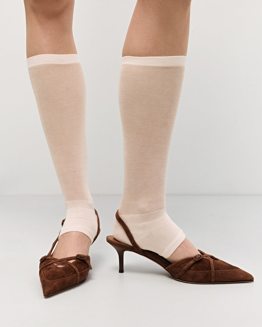 Estro brown low heel slingback shoes for women – on-foot presentation.