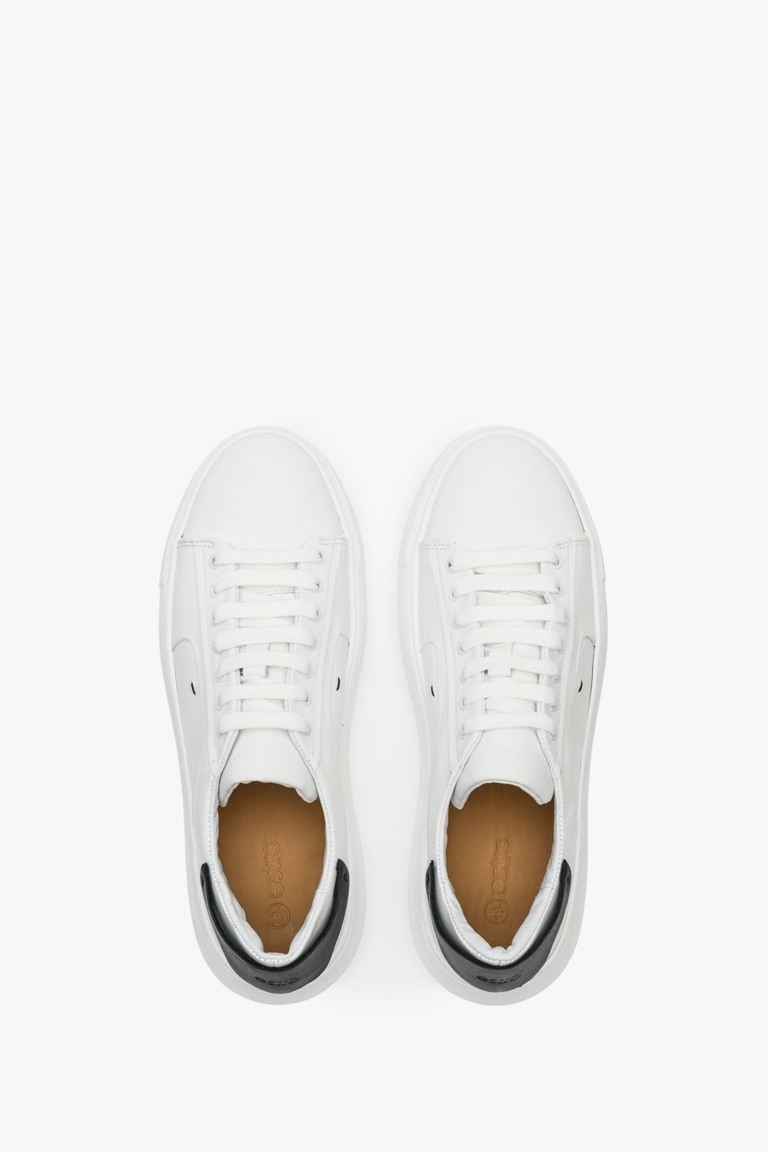 Men's white & black sneakers by Estro made of natural leather - presentation of the shoes from above.