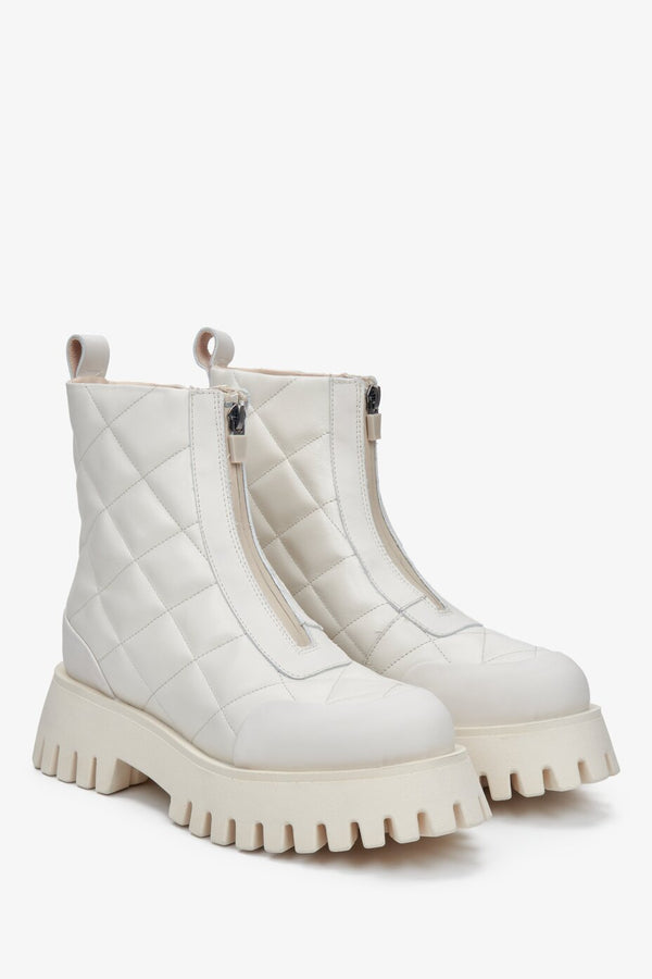 Women's White Leather Quilted Boots for Winter Estro ER00111822