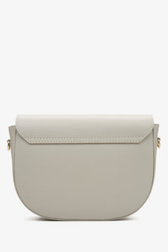 Estro grey semi-circle women's handbag made of Italian genuine leather - back view of the model.