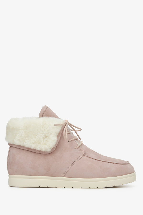 Winter women's boots in pink with fur lining - shoe profile.