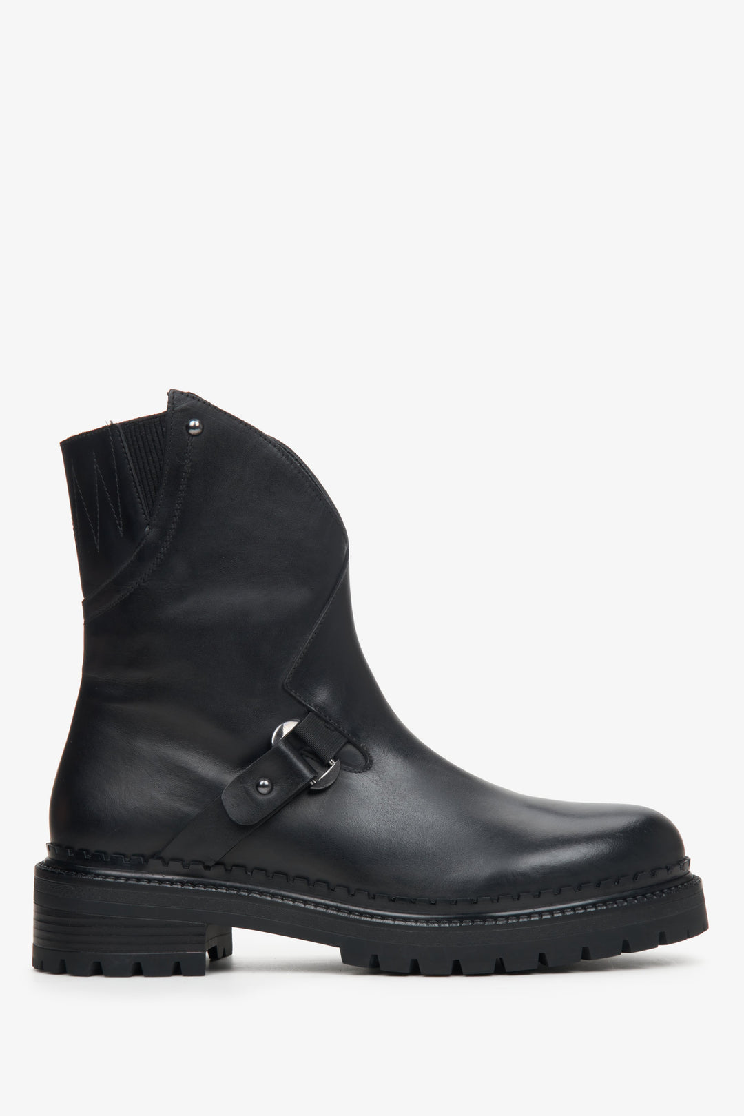 Women's black ankle boots Estro - shoe profile.