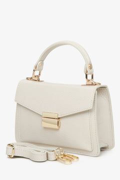 Women's small light beige  handbag in the shape of a case, made of premium Italian genuine leather by Estro - for summer.