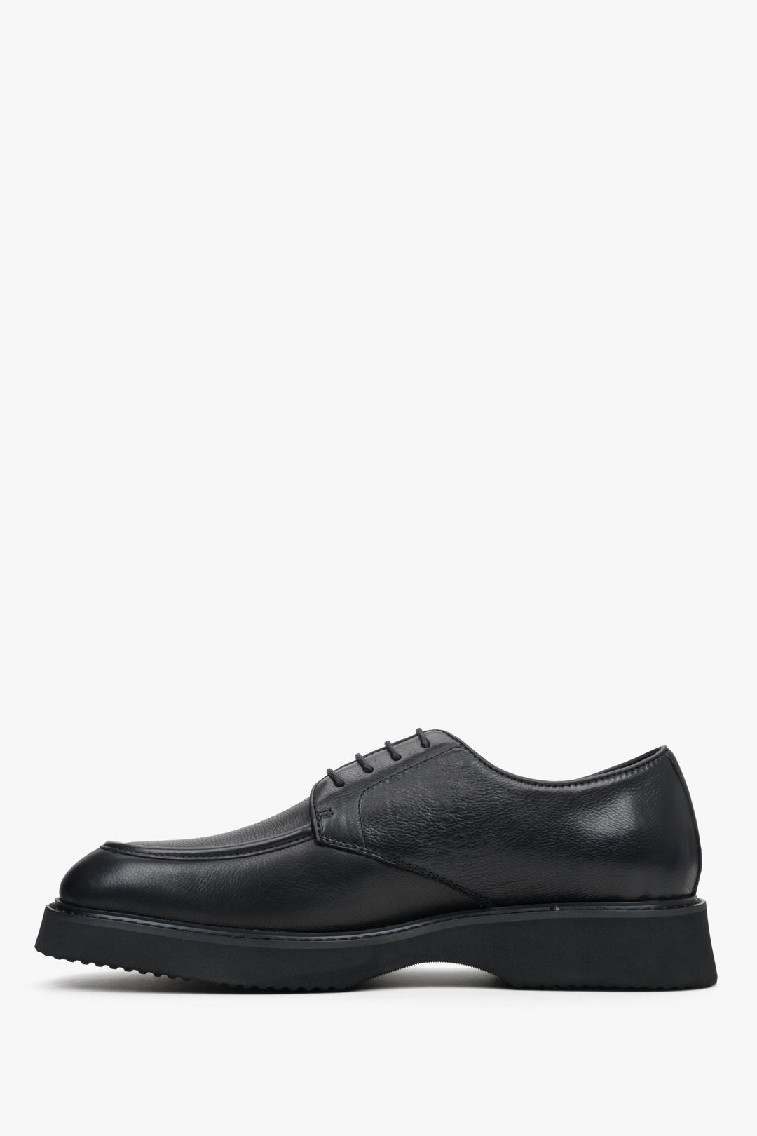 Men's black leather Estro shoes - shoe profile.