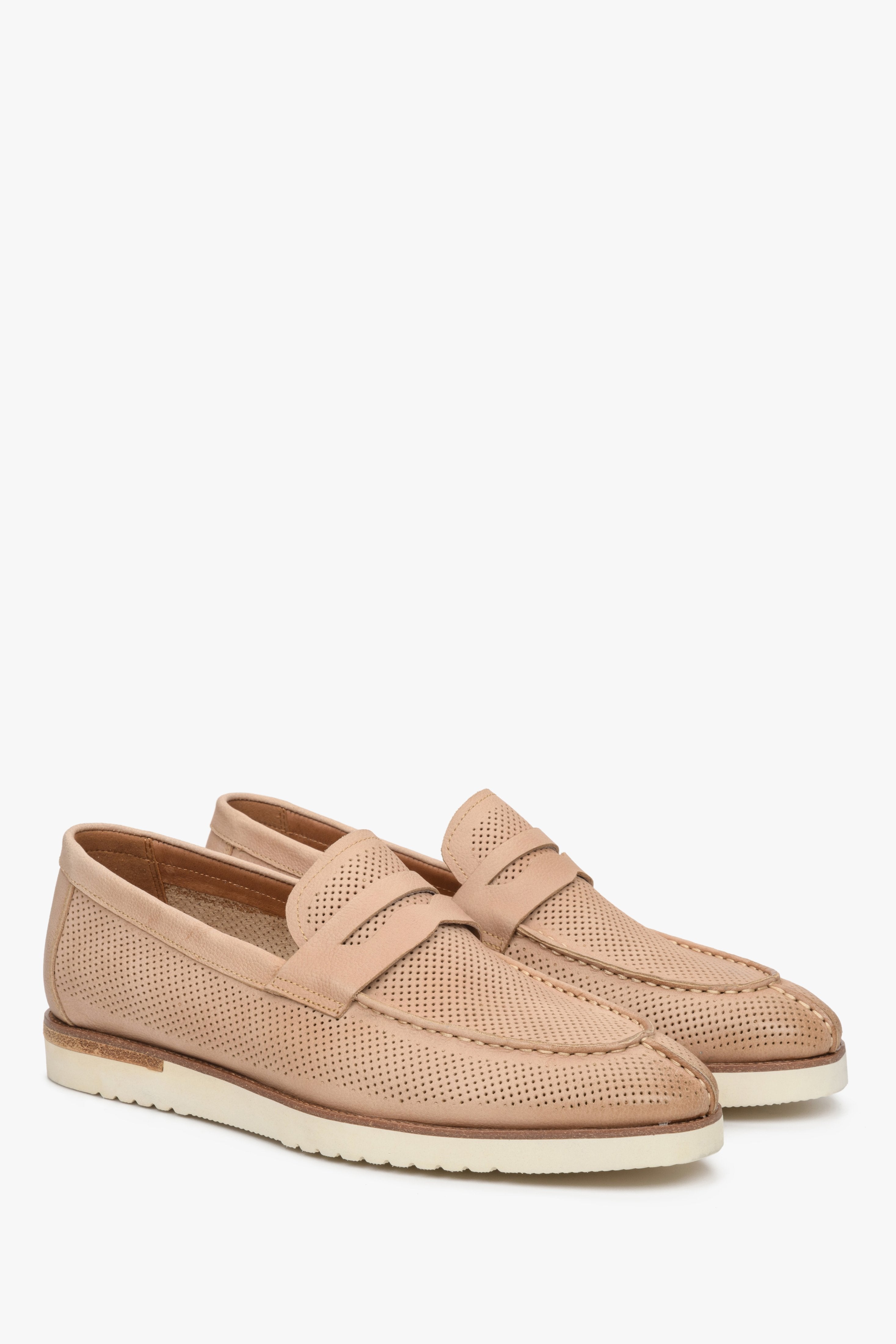 Men's beige penny loafers made of nubuck, Estro brand.