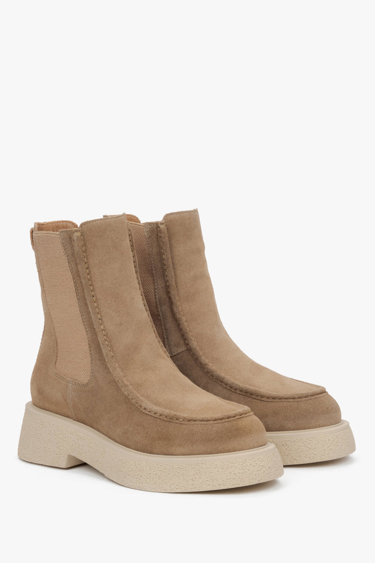 Beige velour chelsea boots for women Estro.