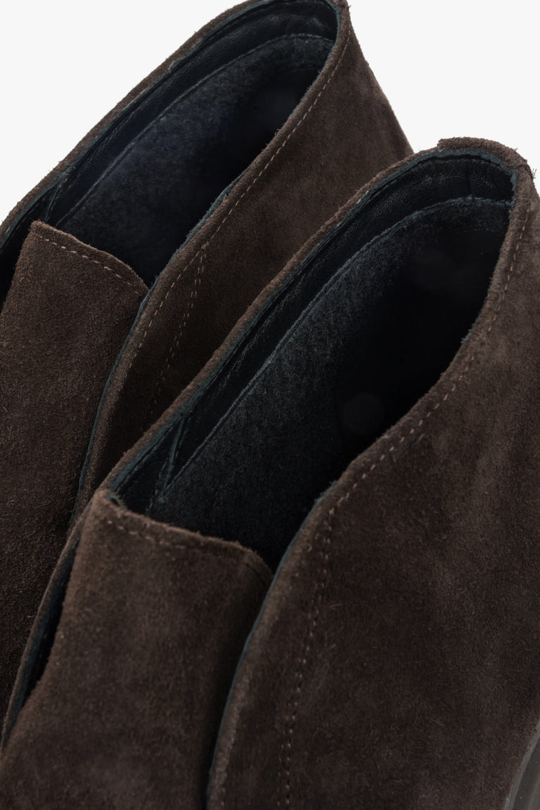 Men's dark brown loafers by Estro - close-up of the interior.