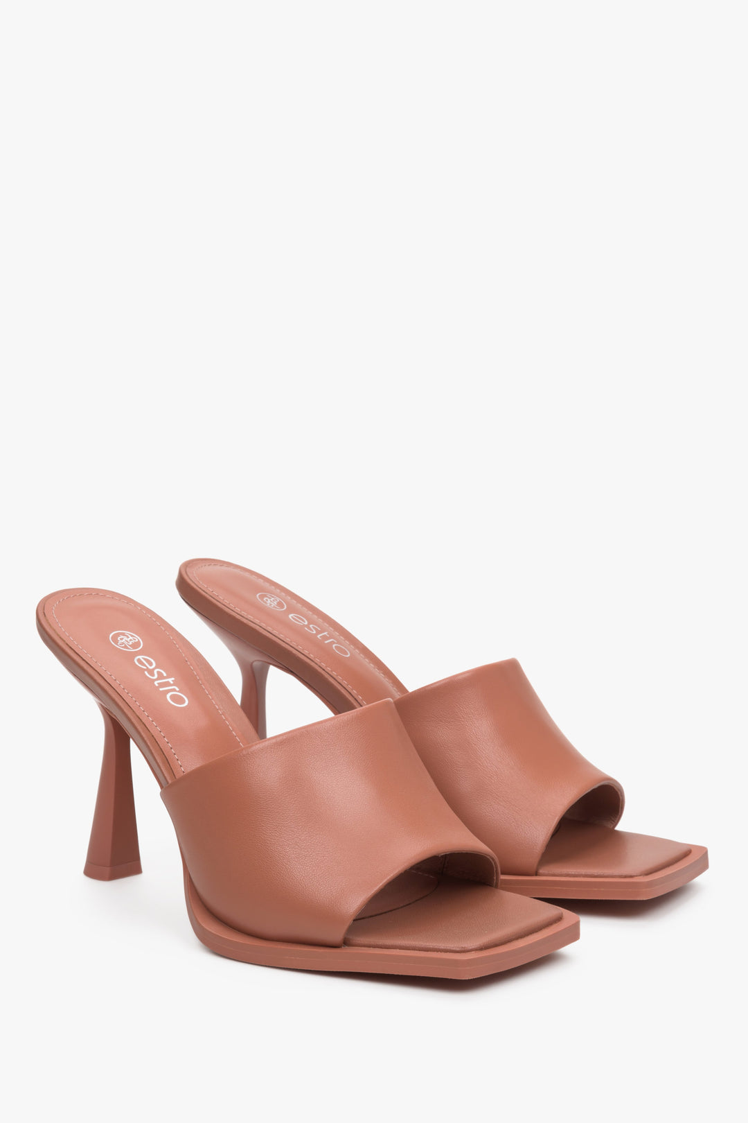 Women's brown stiletto mules made of natural leather, Estro brand.