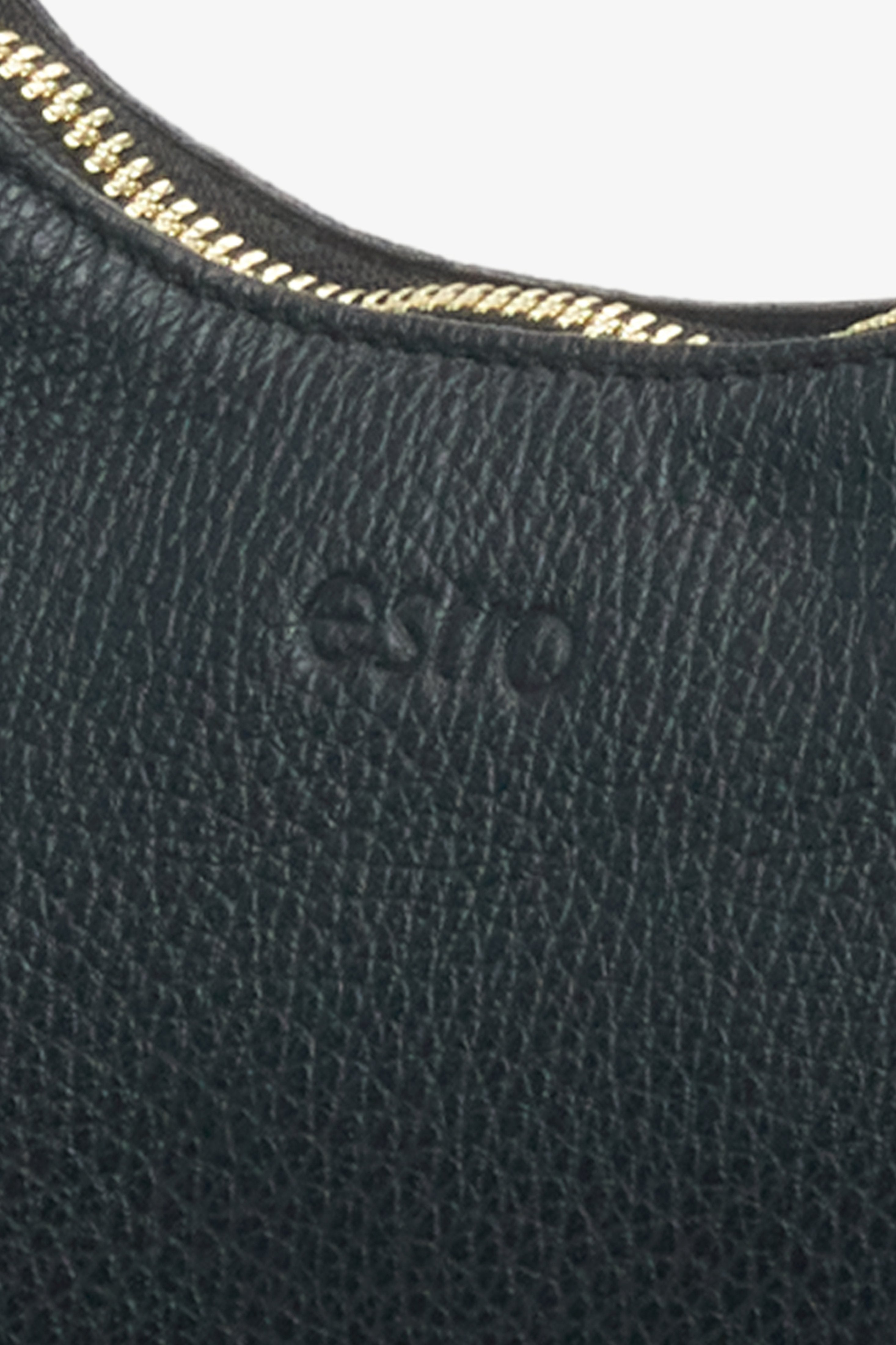 Women's black leather shoulder bag by Estro - close-up of the detail.