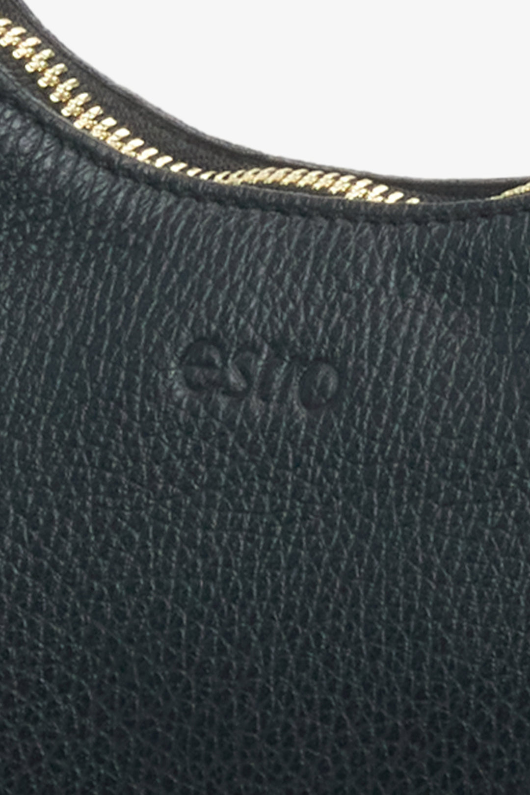 Women's black leather shoulder bag by Estro - close-up of the detail.