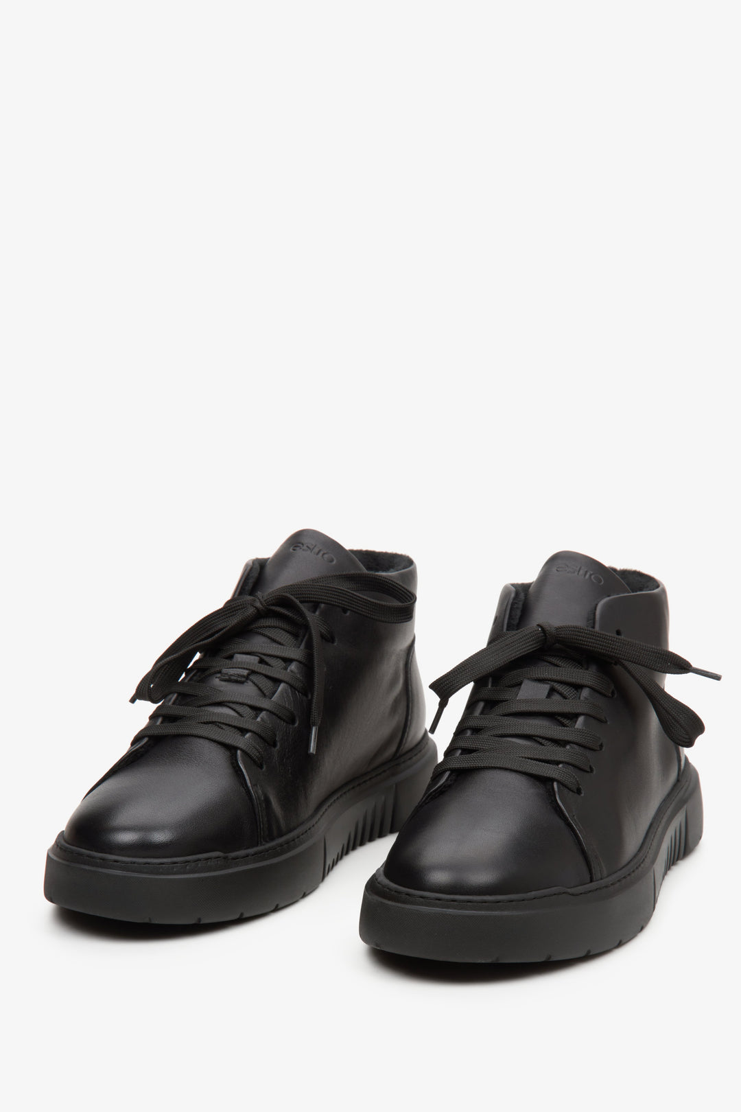 High-top men's black leather  sneakers by Estro - footwear presentation from the front.