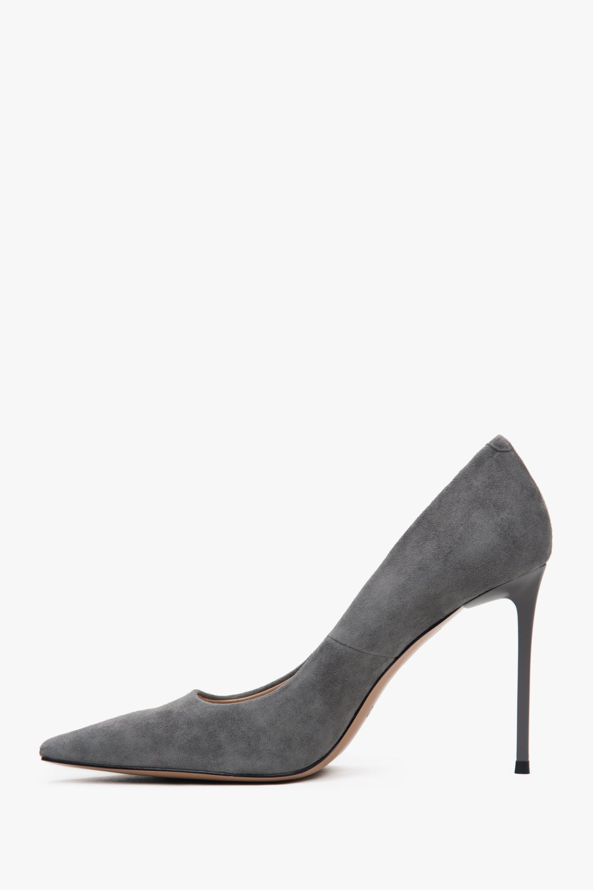 Women's grey pumps made of genuine velour.