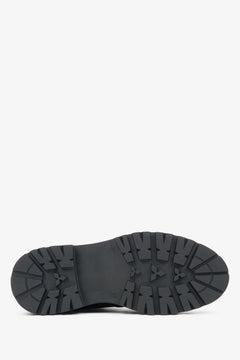 Women's black leather ankle boots by Estro - close-up of the sole.