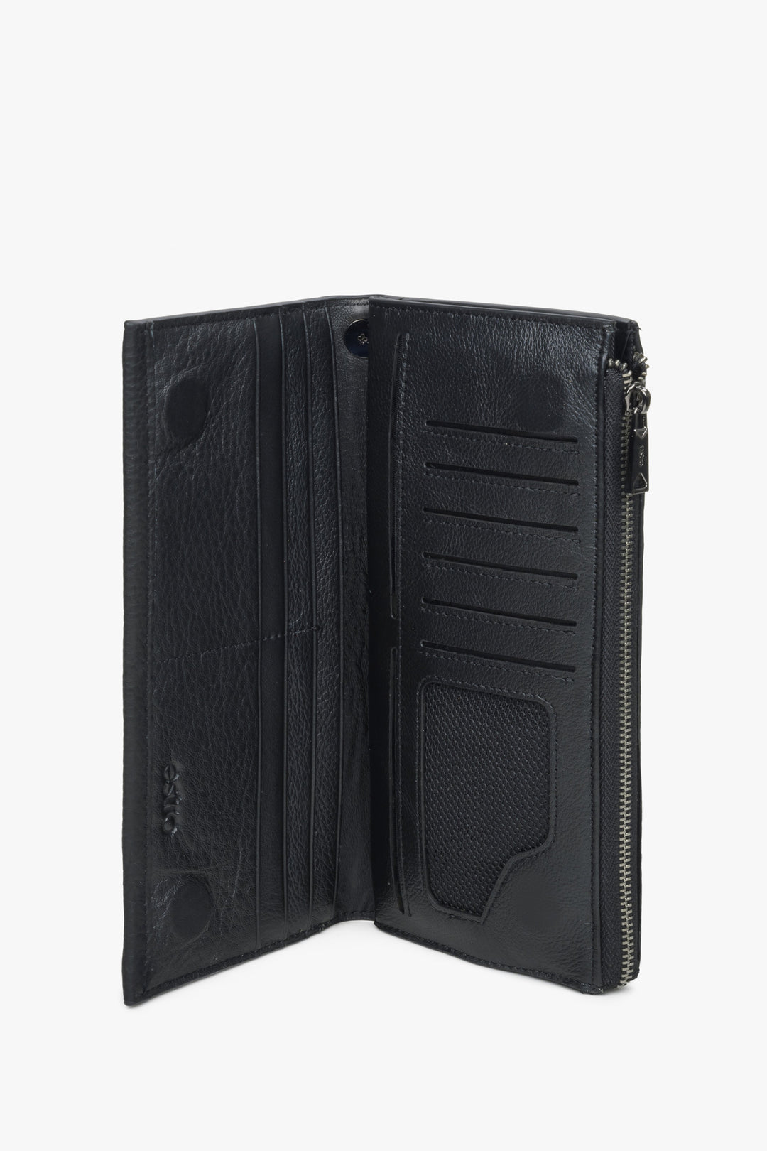 Estro spacious men's leather wallet - interior of the model.