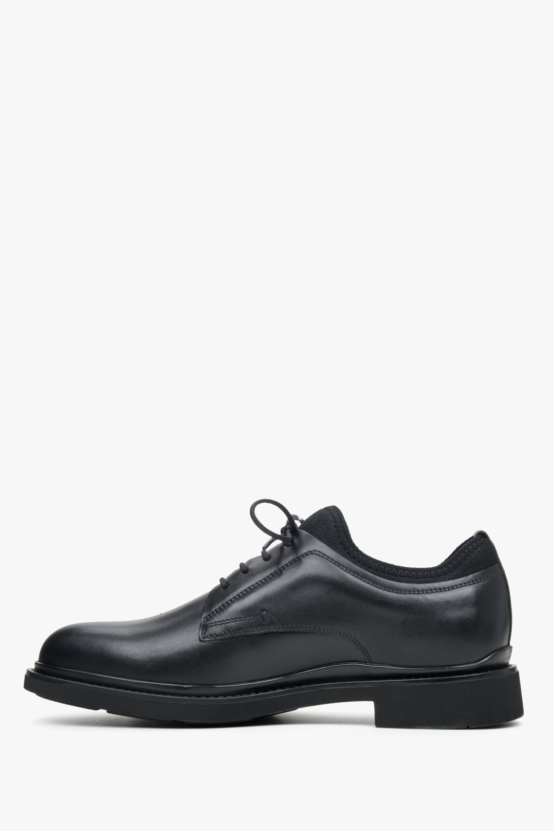 Comfortable, men's black lace-up shoes made of genuine leather by Estro - shoe profile.