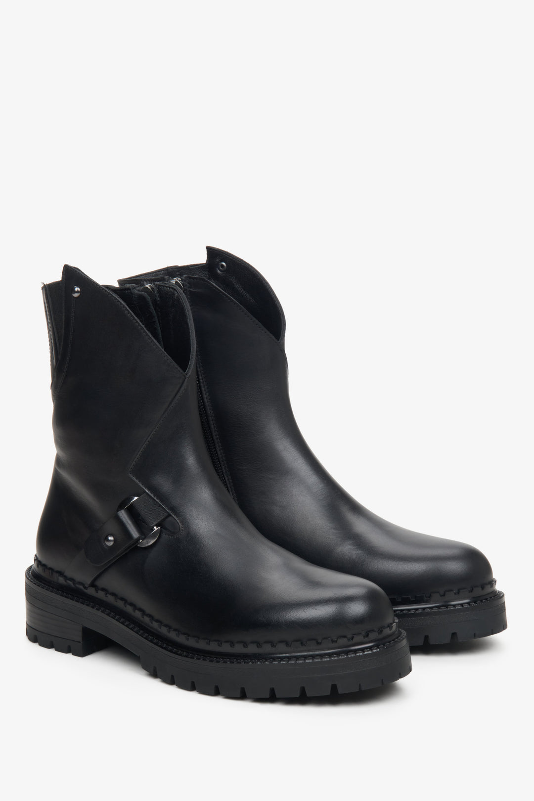 Black genuine leather ankle boots Estro.