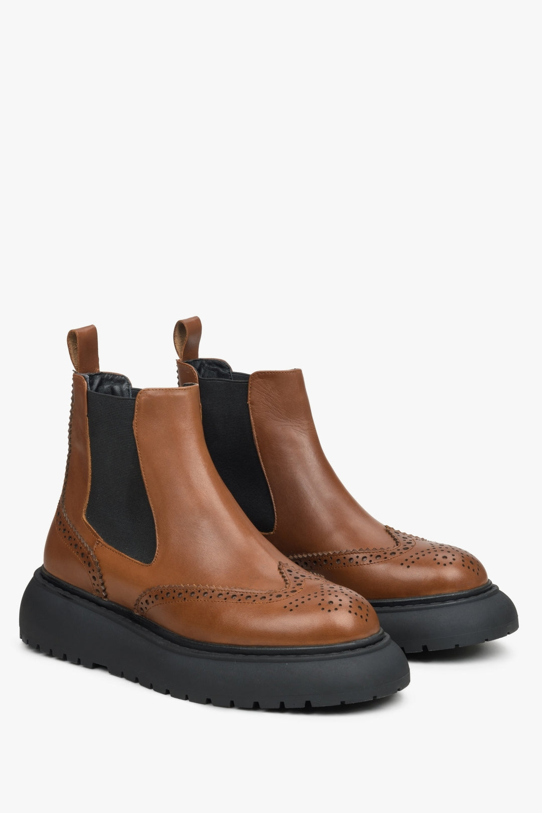 Women's brown leather chelsea boots Estro.