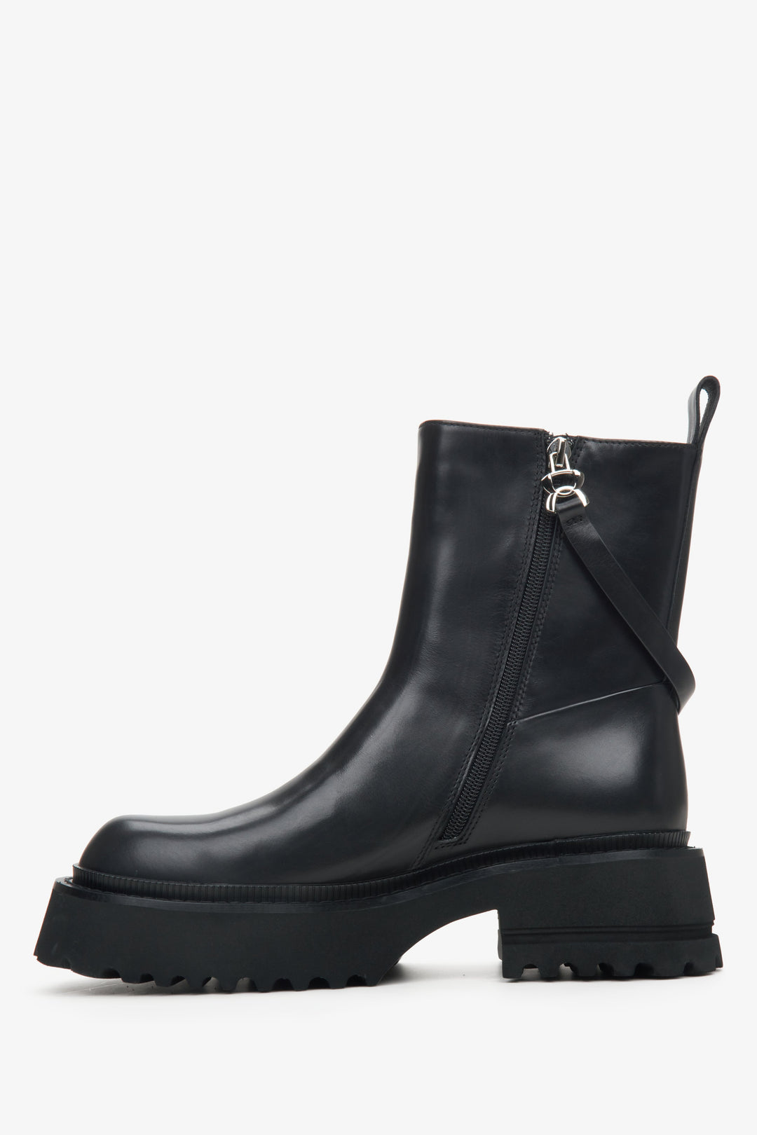 Women's boots made of genuine leather in black by Estro - shoe profile.