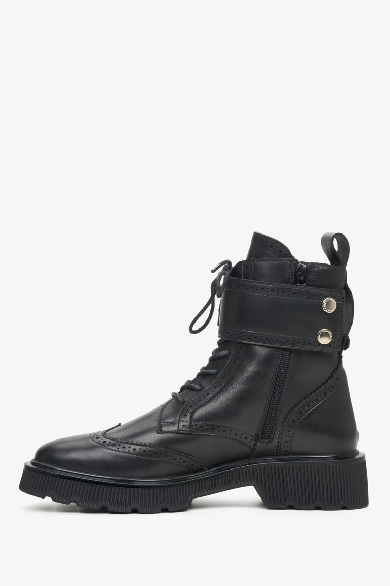 Women's leather black winter boots - shoe profile.