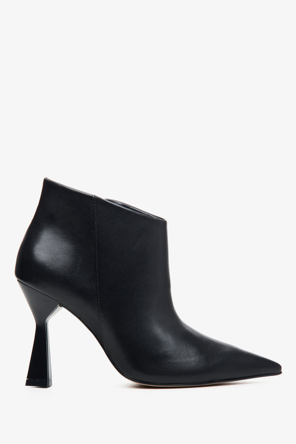 Women's Black Leather Ankle Boots with Heel Estro ER00113714.