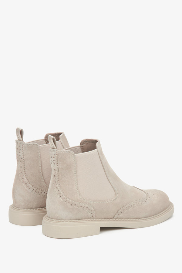 Estro Women's Low-Top Chelsea Boots in Beige Made from Premium Italian Velour - a close-up on shoe sideline.