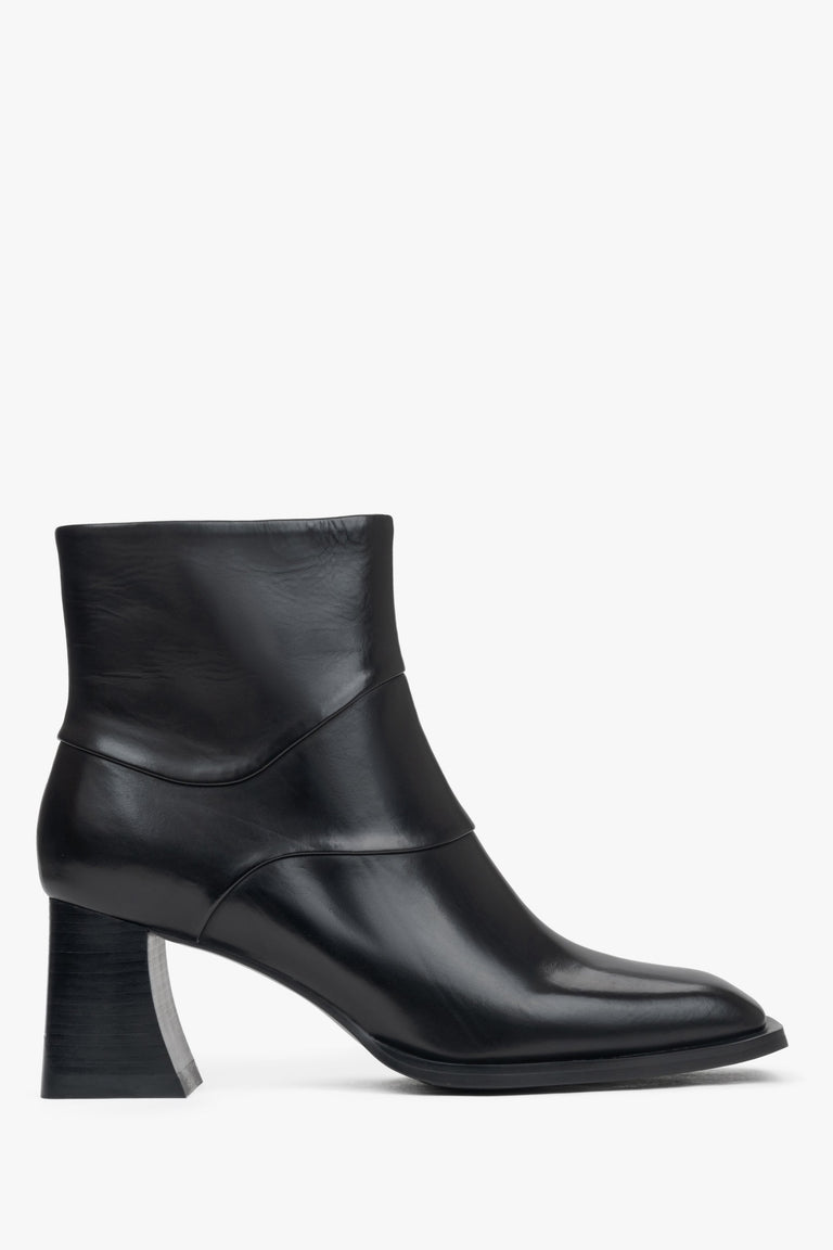 Women's Black Leather Ankle Boots with a Stable Heel Estro ER00115900