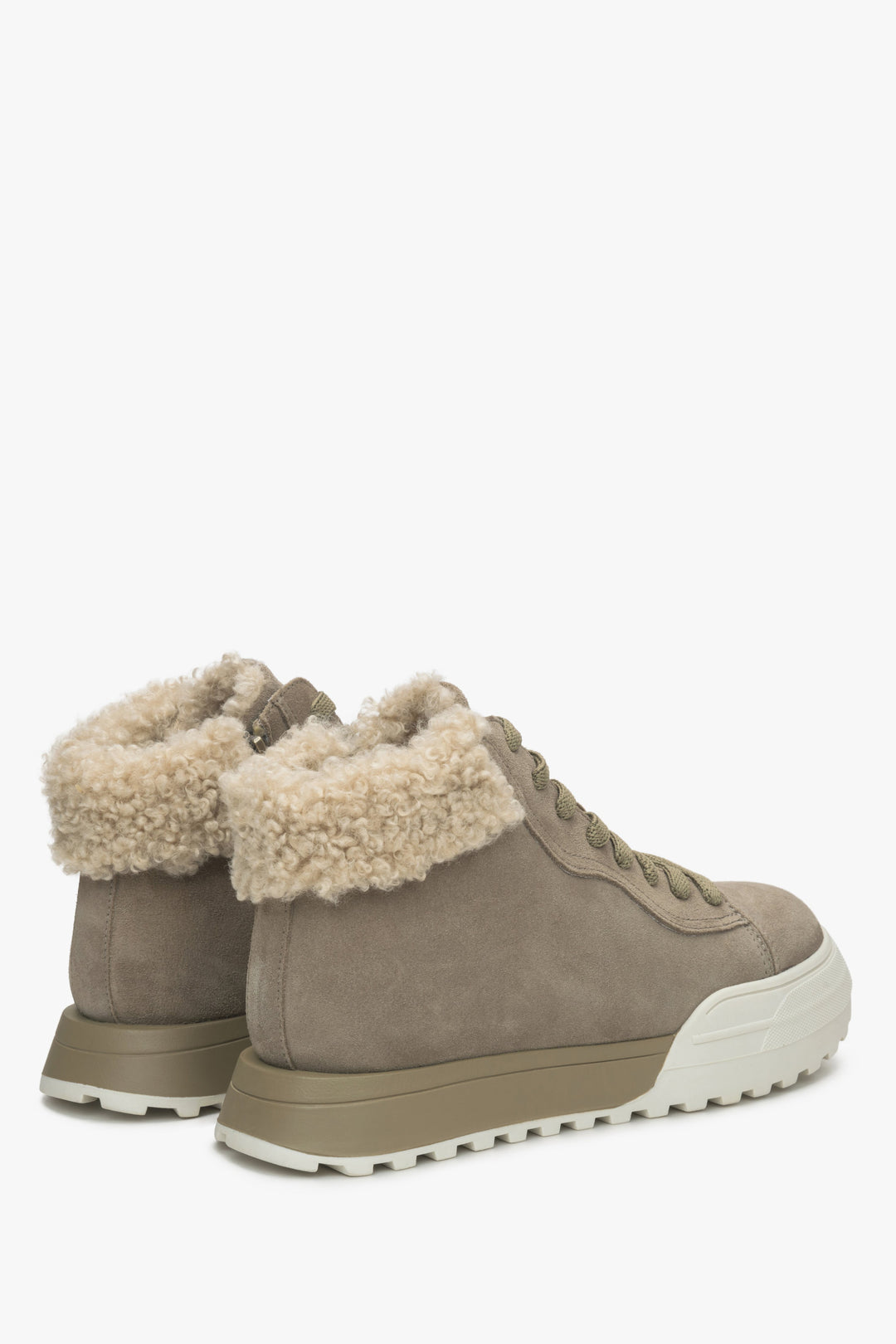 Green winter sneakers for women with a high collar, velour material, and fur lining – back view of the model.