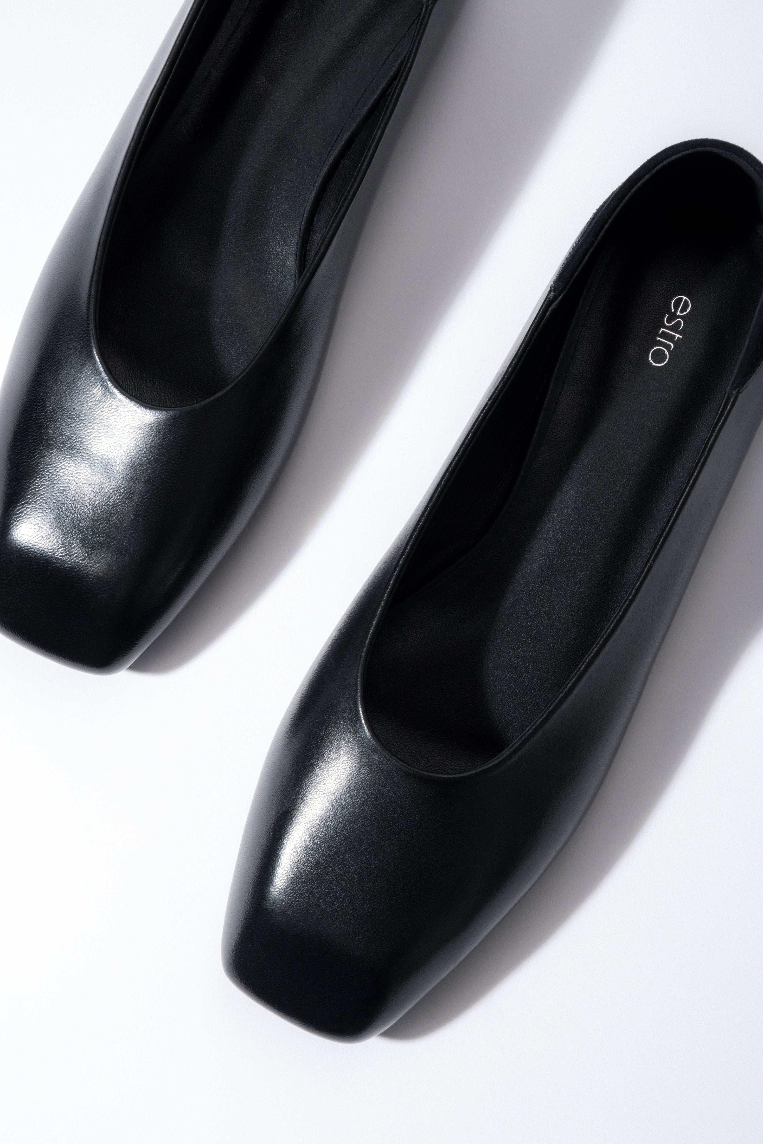 Black Leather Ballet Flats with a Square Toe and a Velour Heel Counter Estro ER00119449.