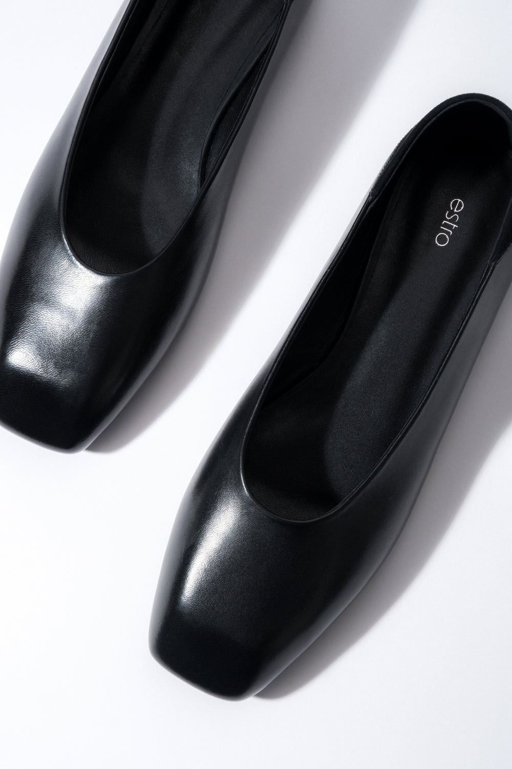 Black Leather Ballet Flats with a Square Toe and a Velour Heel Counter Estro ER00119449.