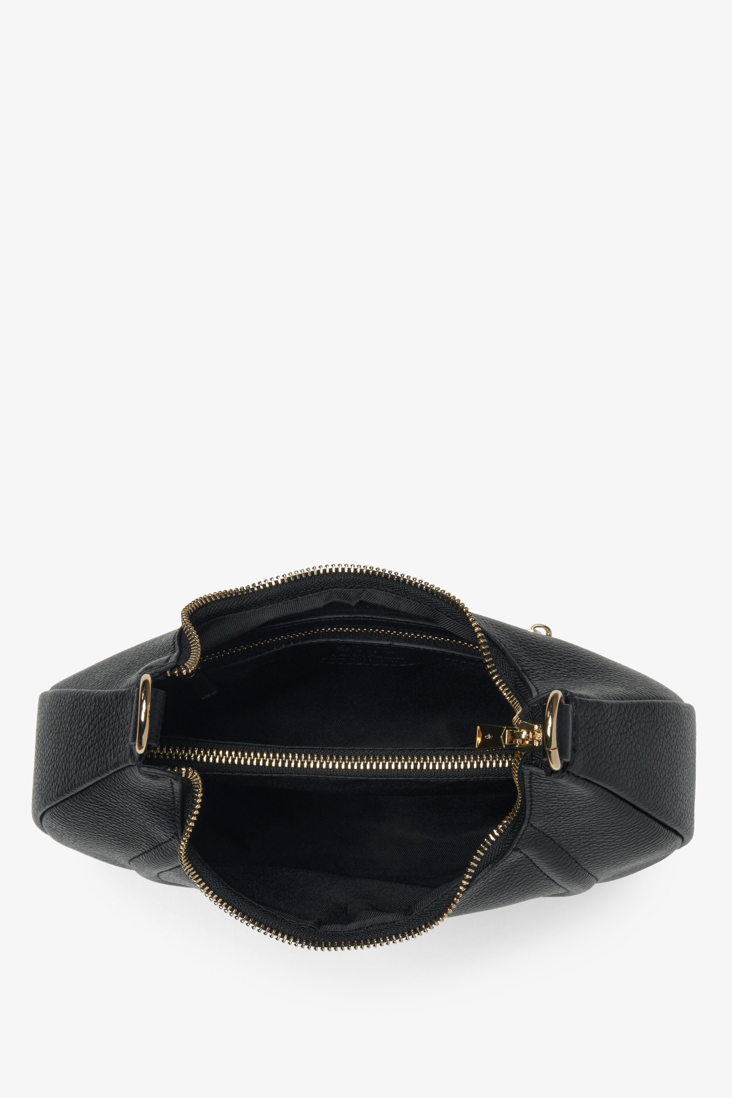 Stylish black crescent-shaped shoulder bag made of high-quality Italian leather Estro.