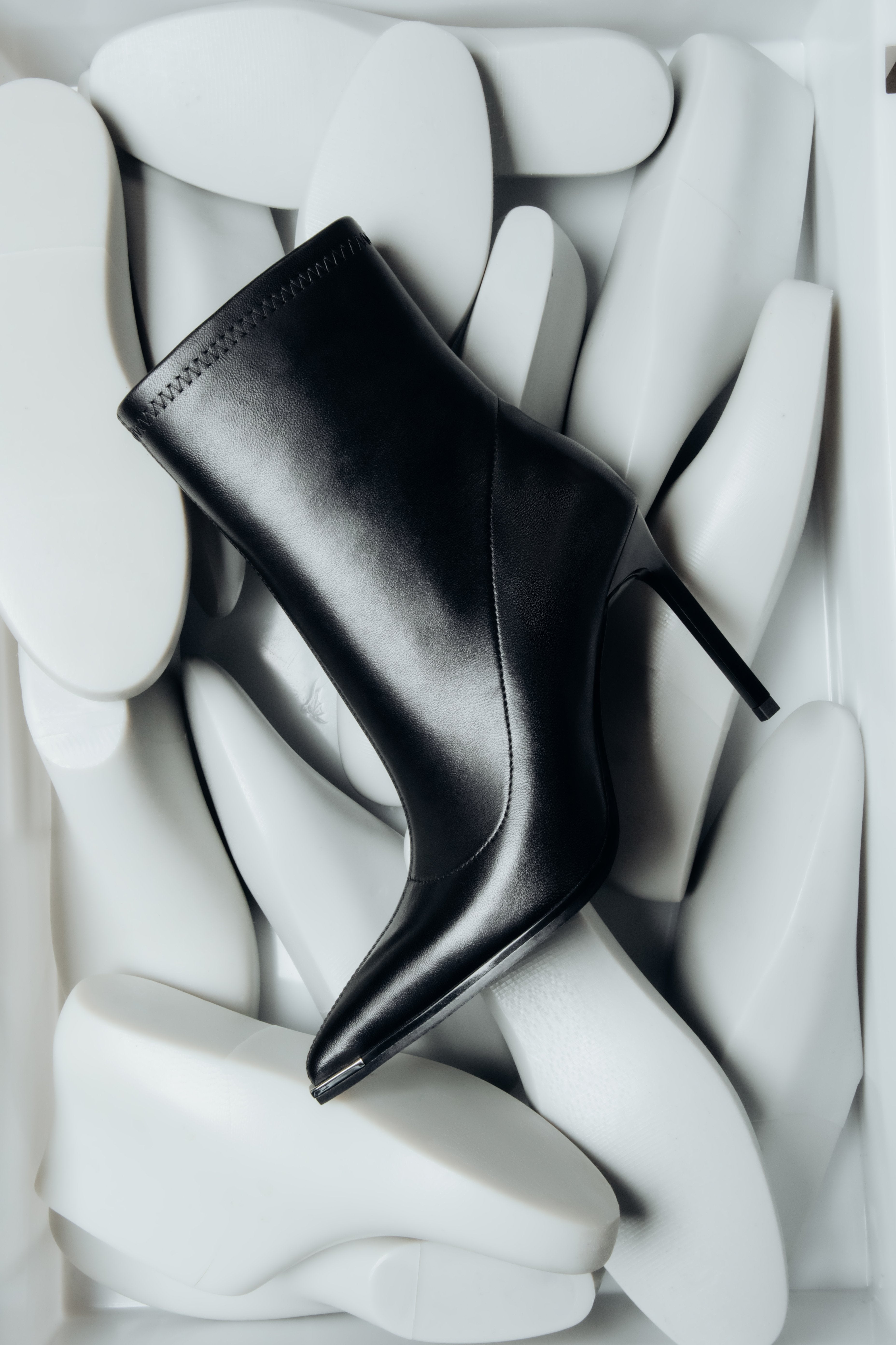 Women's Black Leather Stiletto Ankle Boots with an Elastic Shaft Estro ER00116620