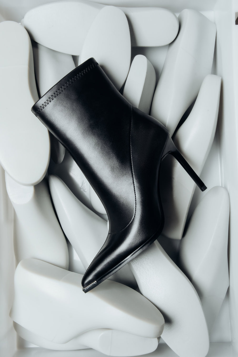 Women's Black Leather Stiletto Ankle Boots with an Elastic Shaft Estro ER00116620