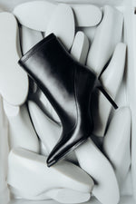Women's Black Leather Stiletto Ankle Boots with an Elastic Shaft Estro ER00116620