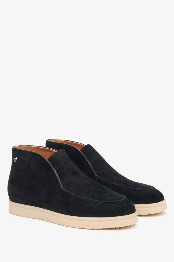 Black Low-Top Ankle Boots for Women Crafted from Velour and Leather by Estro