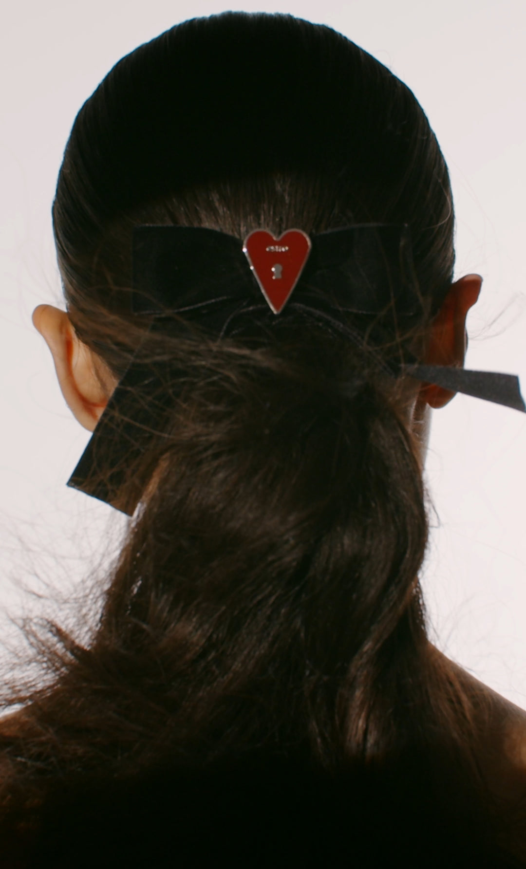 Women's Black Textile Hair Bow Clip Estro ER00116271.