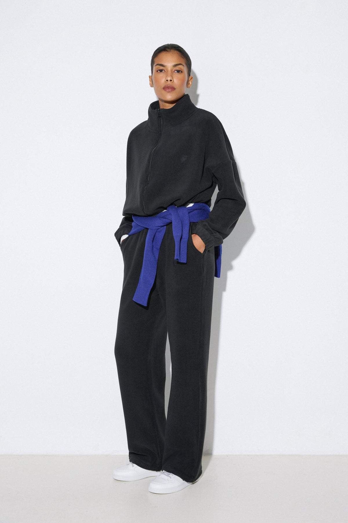 Women's black fleece tracksuit set Estro (ER00118830).