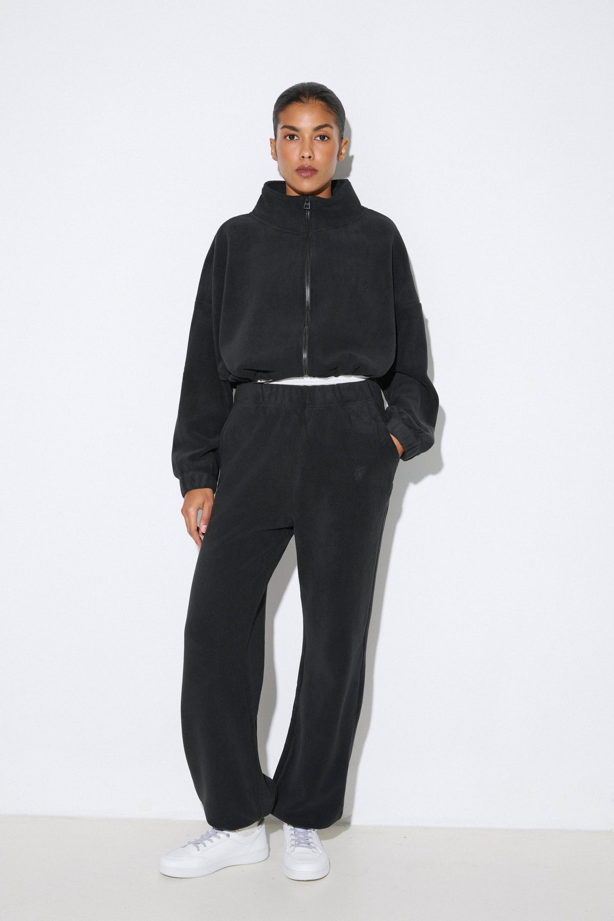 Women's Black Fleece Tracksuit Set Estro ER00118830.