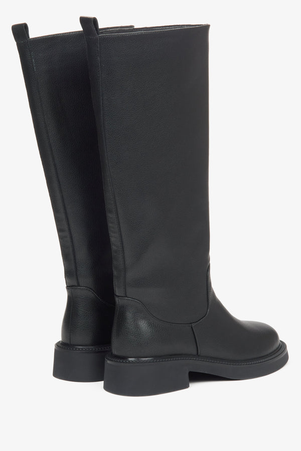 Black Knee-High Boots for Women in Genuine Leather with Wide Calf - a close-up on shoe heel line.