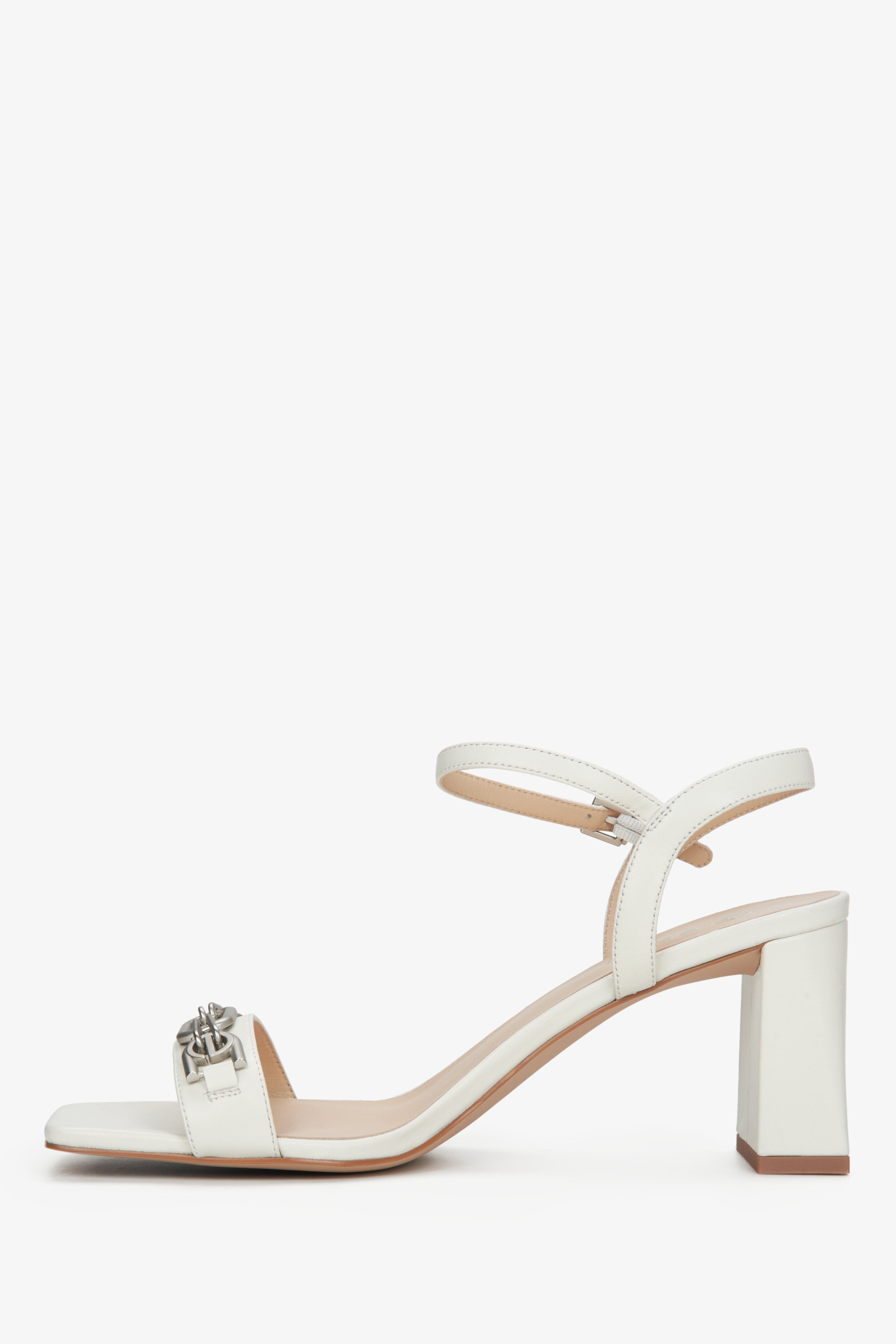 Women's block heel sandals made of genuine leather in a cream-beige color - shoe profile.