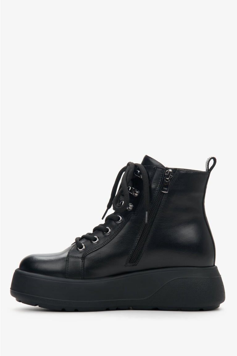 Women's leather black fall boots with insulation - shoe profile.