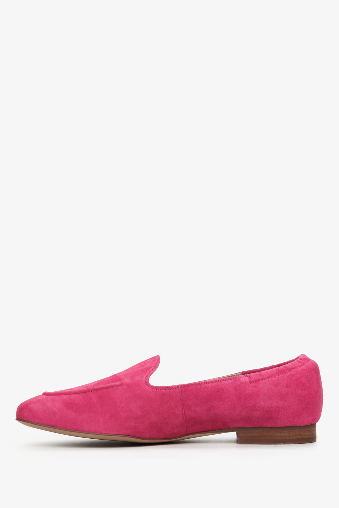 Women's fuchsia Estro moccasins made of genuine velour for spring and fall - shoe profile.
