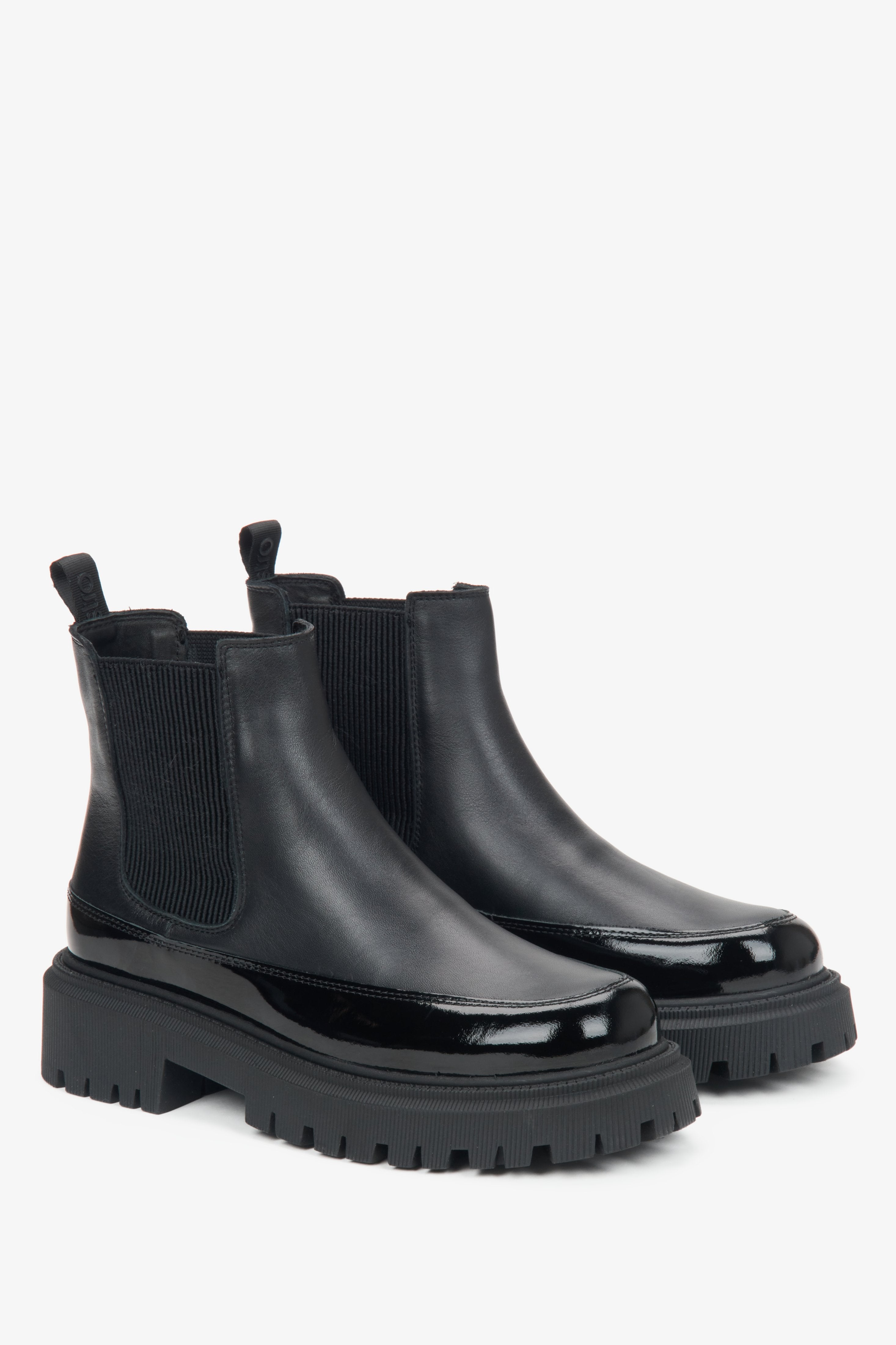 Women's black chelsea boots Estro.