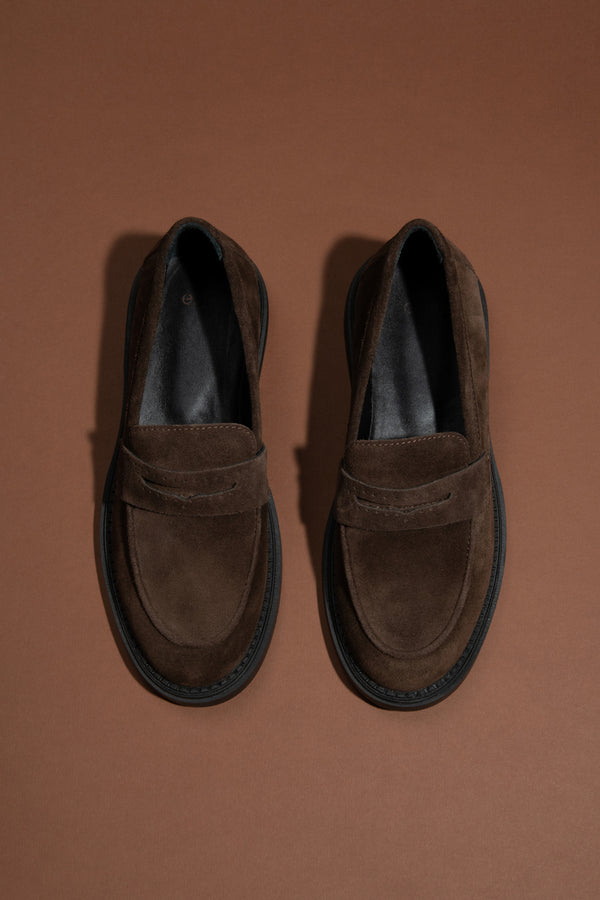Brown women's Penny loafers made of high-quality Italian natural velour by Estro.