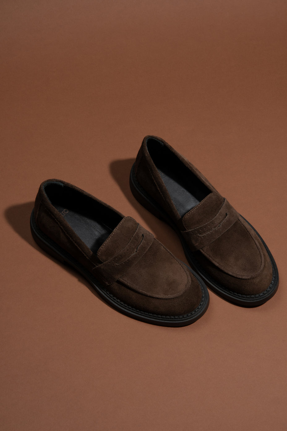 Brown Penny loafers for women made of Italian natural velour by Estro.
